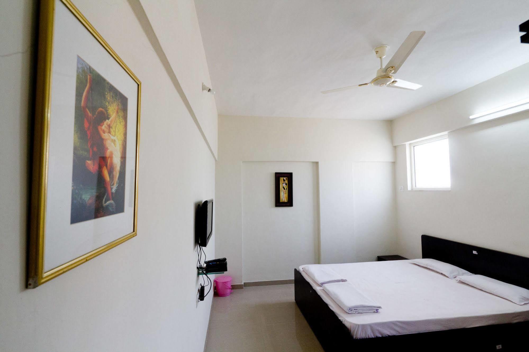 Amigo Serviced Apartments Baner Pune Luaran gambar